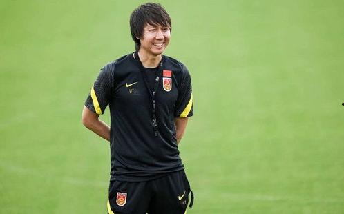 国足主厨爆料视频,揭秘国足备战背后的美食故事  第2张